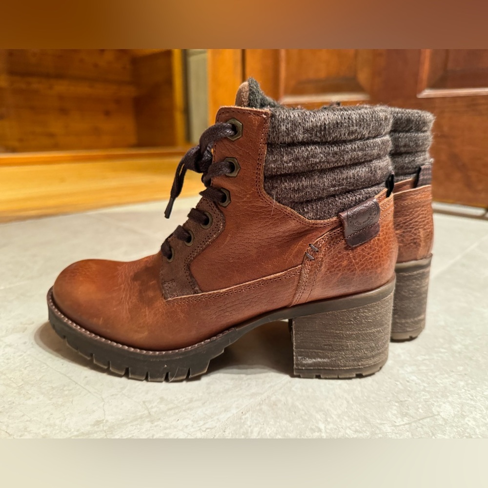 Bull Boxer size 8 brown leather bootie